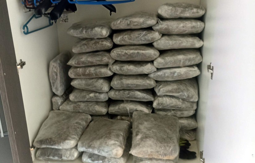 PRONAĐENO 75 KILOGRAMA DROGE NA ZVEZDARI Tužilaštvo traži pritvor za osumnjičene, evo kako su se branili na saslušanju (FOTO)