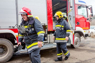 POŽAR U STANU U NOVOM SADU Vatrogasci hitno reagovali, vatra izbila u kuhinji