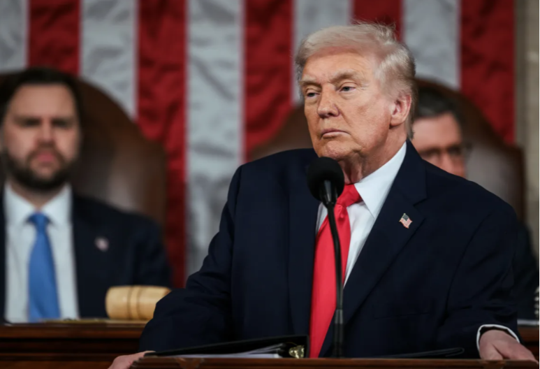 Tramp ima još muka - 2.000 tužbi, 166 milijardi dolara