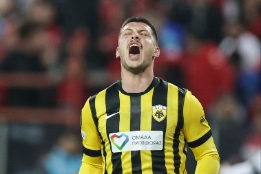 SREĆA NA STRANI AEK-A Jović pogodio, srpska kolonija na čelu tabele