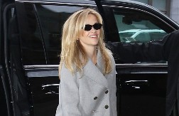 Poznata plavuša napunila 50 godina: Vitka je i dalje kao devojčica zbog 1 napitka