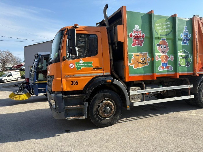 „Gradska čistoća“ ponovo donirala svoja vozila- ovoga puta JKP „Bukulja“ u Aranđelovcu