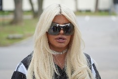 DARA BUBAMARA IZOSTALA SA SNIMANJA "ZVEZDA GRANDA" Mlađa koleginica joj odmah priskočila u pomoć!