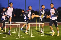 ORLOVI SE ZAGREVAJU PRED CRVENU FURIJU Fudbaleri Srbije na treningu pred mečeve sa Španijom i Saudijskom Arabijom 