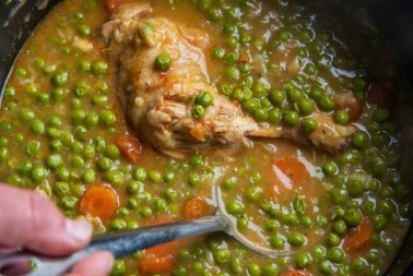 Ne priprema se u ključaloj vodi, ne prži se sa dinstanim lukom i zaprškom: Kako se sprema zamrznuti grašak, ključ je u 1 sastojku, ovo obara sa nogu