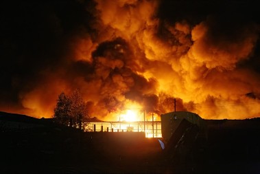 "RAZNELI SMO IM FABRIKU, NEKOLIKO SATI JE GORELO" Rusi javljaju: Eksplozija je bila snažna!