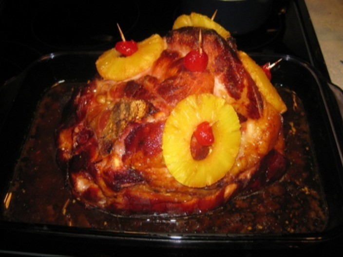 Baka bi vas zbog ovoga izbacila iz kuhinje: Šunka ide u hladnu ili vrelu vodu? Većina pravi grešku, a zbog nje meso bude suvo