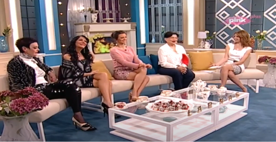 "POLUGOLE PRIČAJU S MINISTRIMA, PRODAJU TELO ZA NOVAC" Voditeljka žestoko udarila na koleginice: "Uvaljuju se na televizije!"