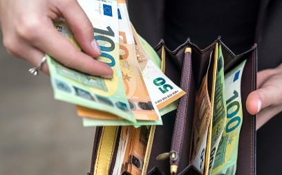 U aprilu nema besparice: Ova 2 znaka horoskopa dobijaju ogromne pare!