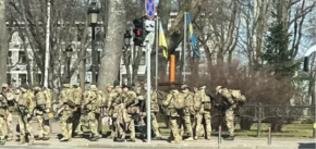 HAOS U KIJEVU! Vojska na ulicama, poslanici beže – preti totalni slom