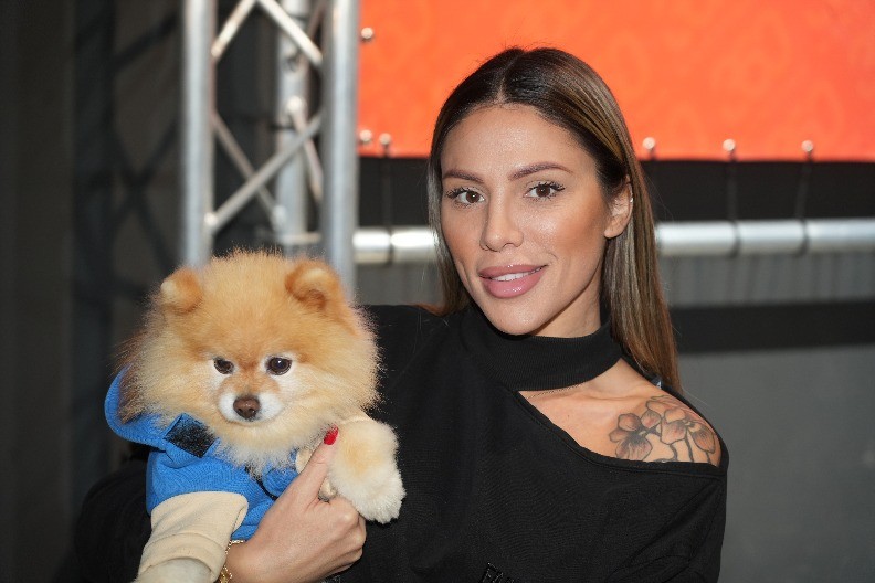 "ŠTIKLOM SAM UDARILA AUTO" Sandra Afrika otkrila kakva je kad pobesni! (VIDEO)