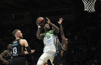 EVROLIGAŠKI SPEKTAKL U SARAJEVU Panatinaikos posle drame srušio Dubai u "Zetri"