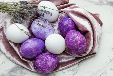 Zašto se za Uskrs farbaju jaja u LJUBIČASTO? Ove prirodne namirnice daju savršene nijanse - od lila do patlidžan boje