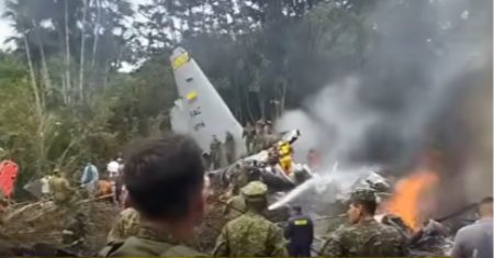 SRUŠIO SE AVION SA VIŠE OD 100 LJUDI Mrtvih na desetine