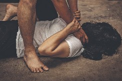 PRESUĐENO PSIHOPATI KOJI SE IŽIVLJAVAO NAD PROSTITUTKOM Igračkama joj naneo stravične povrede i terao je da jede izmet!