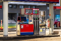 SLOVENIJA JE UPRAVO POSTALA PRVA ZEMLJA EVROPSKE UNIJE KOJA JE UVELA RACIONALIZACIJU GORIVA Ograničene su količine po vozilu!