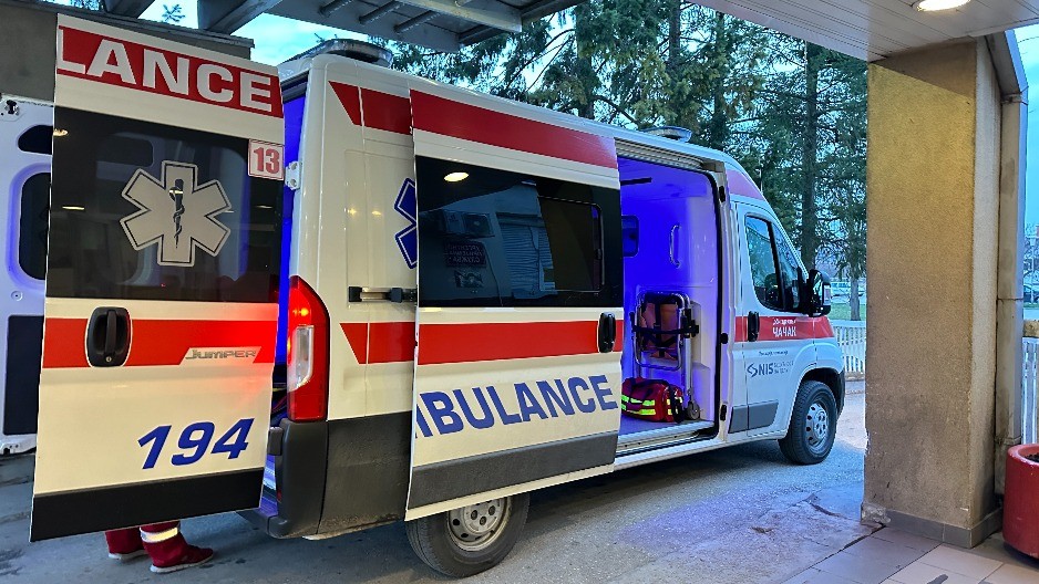 TRUDNICA POVREĐENA KOD ZEMUN PARKA Hitno prevezena u bolnicu