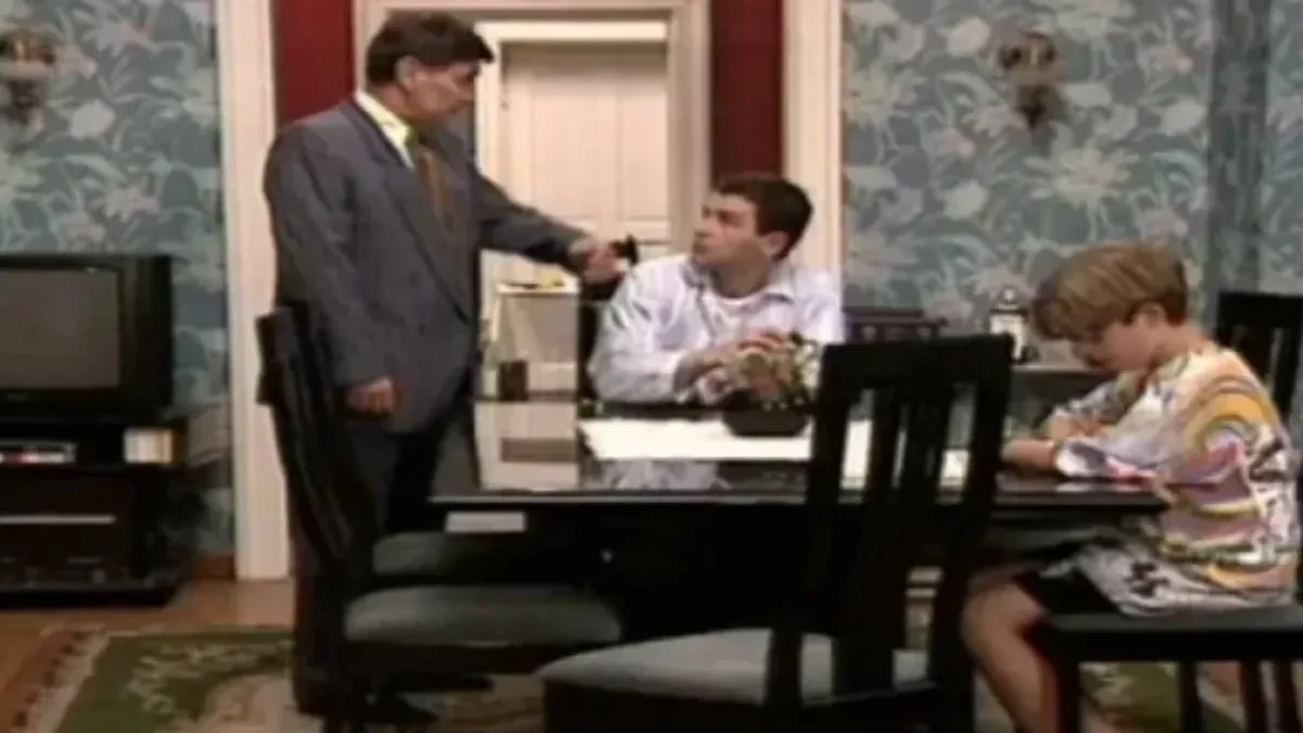 OTKRIVEN UZROK SMRTI ČARLIJA IZ PORODIČNOG BLAGA Glumac sahranjen pored supruge