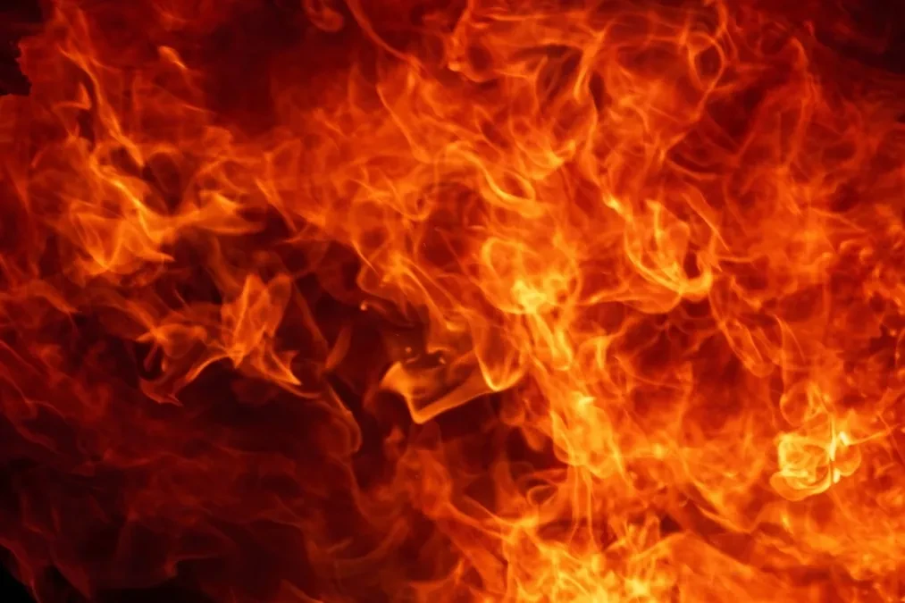 VRHUNAC LUDILA I NASILJA U ARANĐELOVCU! Blokaderi zapalili automobil istaknutom naprednjaku