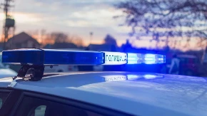 BLOKADERI NAORUŽANI DO ZUBA NAPALI AKTIVISTE SNS U KULI! "Šta ćete ovde, je*em vam ma*er SNS-ovku pobićemo vas"