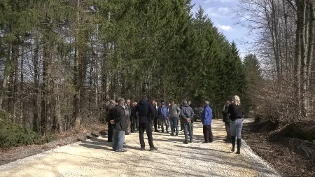 Nisu verovali, a sada izlaze na kapije i zahvaljuju se: Za mesec dana promenila se slika zaseoka Konder kod Bajine Bašte - mašine se ne gase