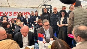 "KAKO JE U CRNOJ GORI" Posle ovog odgovora Kneževića Vučiću ceo šator je počeo da se smeje