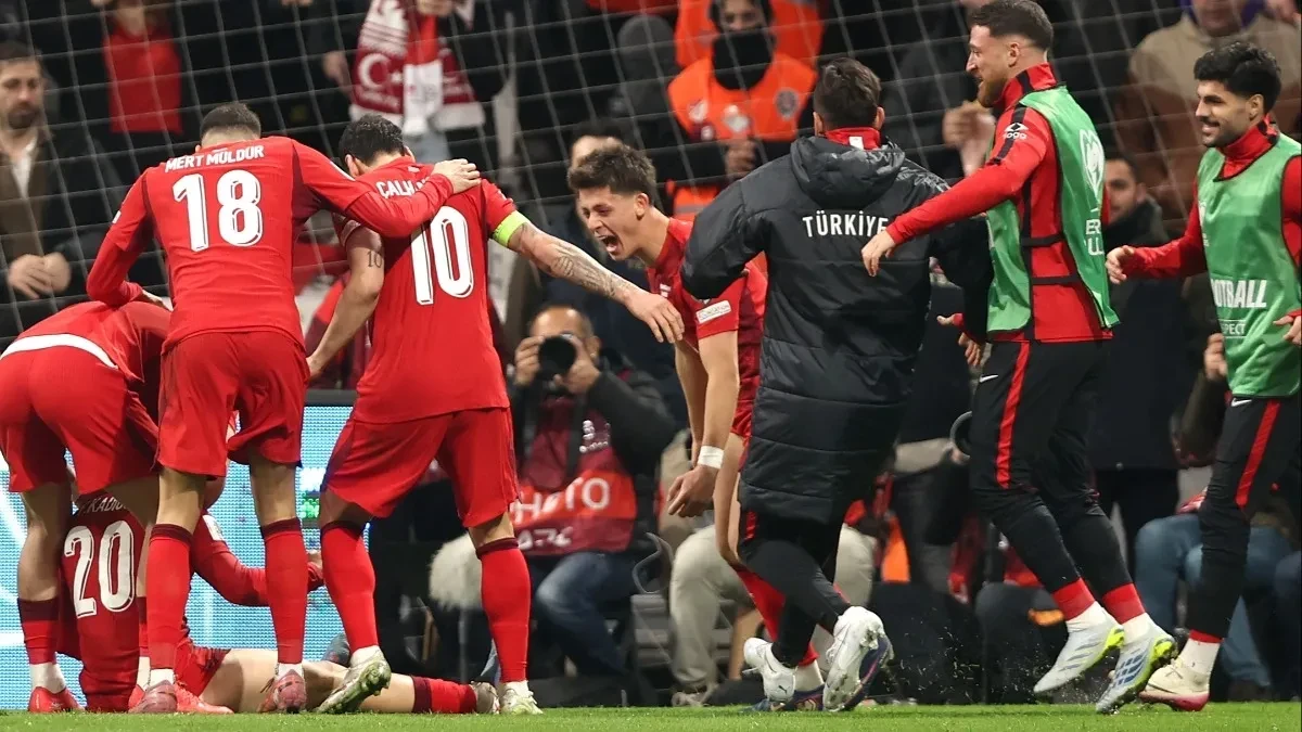 TURSKA NA KORAK OD MUNDIJALA Pravoslavna braća pala u Istanbulu