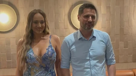 SVE JE STALO KAD JE UŠLA Luna u mini haljini sa brutalnim dekolteom, Marko je ne ispušta iz zagrljaja! (FOTO)