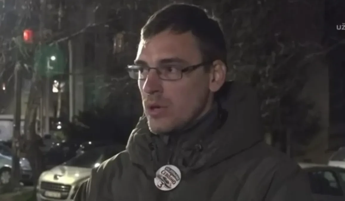 STAO MU MOZAK UŽIVO: Predstavnik liste iz Sevojna pokazao kako izgleda kad neznanje želi na vlast