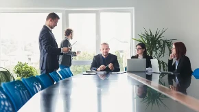 SKRAĆUJE SE RADNA NEDELJA ZA DRŽAVNE SLUŽBENIKE Vlada ove zemlje donela odluku 