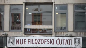 BLOKADERI SA FILOZOFSKOG NE PROGOVARAJU Stradala im je koleginica, a ćute već 18 sati!