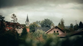 NEVREME NAPARAVILO HAOS: Oštećeno 650 kuća, 6.000 potrošača bez struje...