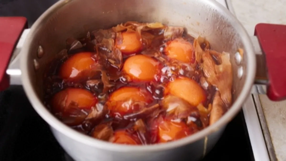 NEMA ŠANSE DA NEKO PUKNE Bakin trik za kuvanje jaja, a da ljuska bude tvrda k’o kamen