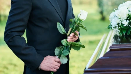 "OTIŠAO SAM NA SAHRANU SVOG PRIJATELJA, A U KOVČEGU JE BILA MOJA MAJKA" Porodicu dočekala šok vest