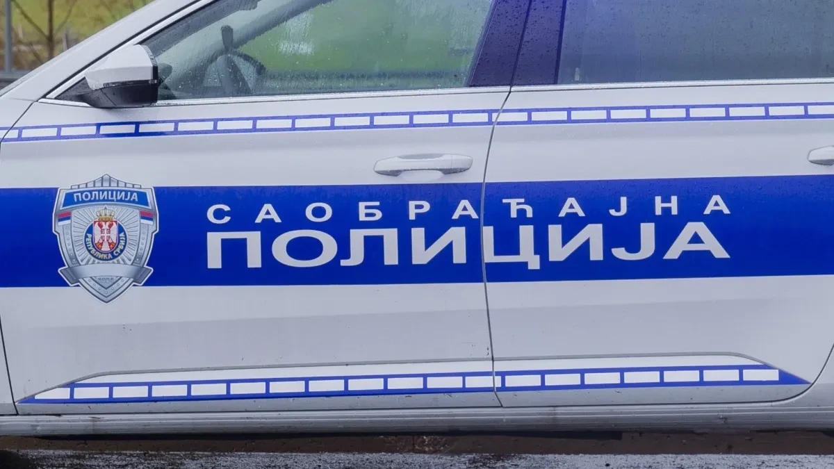 LANČANI SUDAR KOD SEVOJNA Slupalo se nekoliko automobila, velika šteta na vozilima