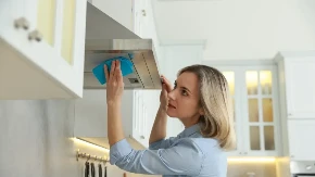 LEPLJIVA KUHINJA NERVIRA SVE ŽENE Otarasite se noćne more lako, samo primenite ovih 7 jednostavnih navika