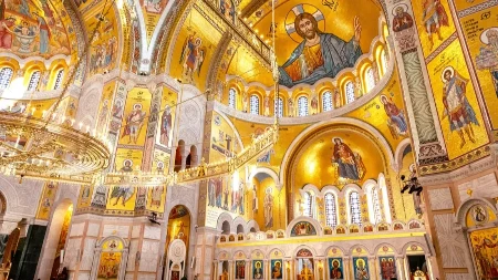 OBROK NE SME DA TRAJE DUŽE OD 15 MINUTA Kako se hrane monasi na Svetoj Gori 