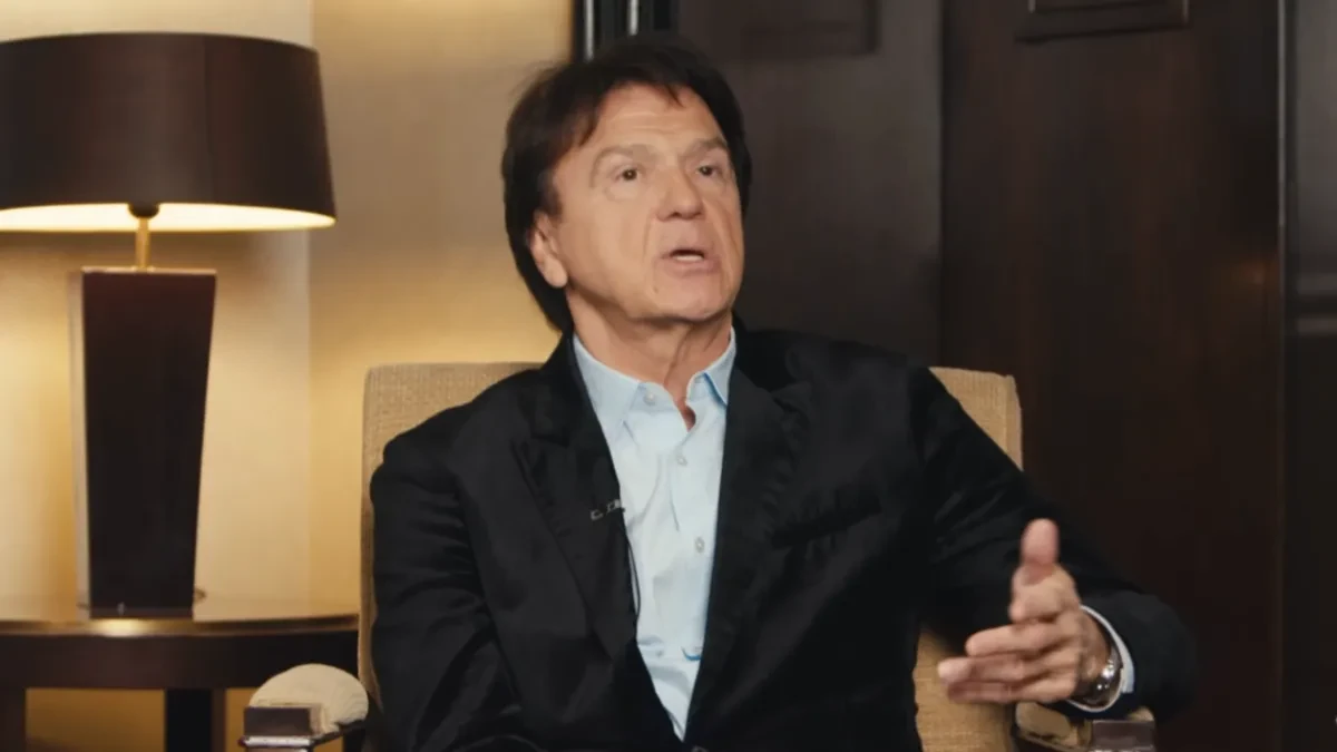 "GOLA GA JE ČEKALA U KREVETU, A ON..."  Pevačica otkrila dugo čuvanu tajnu Čolića, 40 godina ćutala