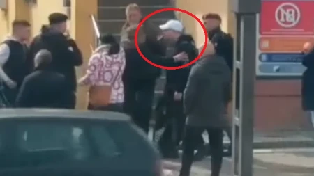 GLEDAJTE OVO DIVLJAČKO PONAŠANJE BLOKADERA Alagić nasrće na nedužnog čoveka (VIDEO)