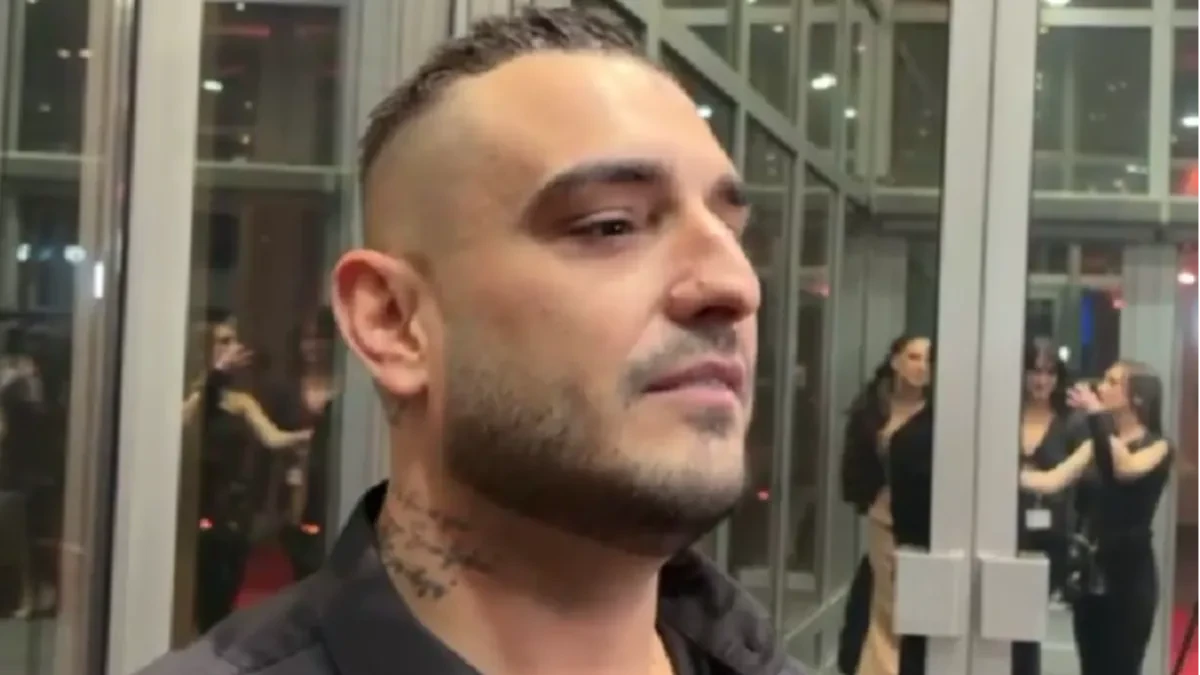 PEVAČICA VIDNO POTRESENA Otkrila šta se dešavalo iza bine na prvom nastupu Lazića! 