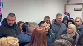 "ACO, SRBINE!" Slavlje u štabu SNS-a u Sevojnu (VIDEO)