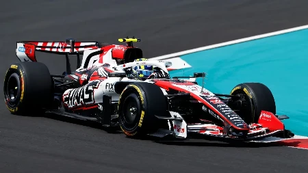 JEZIV UDES NA TRCI FORMULE 1 Vozač iz bolida izašao sa vidnom povredom (VIDEO)