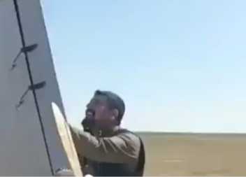 LEDENI TUŠ ZA AMERIČKU VOJSKU! Ovaj osmeh na licu sve govori, pa ovo je jedno od "najvažnijih oružja"... (VIDEO)