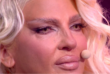 JELENA KARLEUŠA SLOMLJENA OD BOLA Ovaj dan posebno rastužuje pevačicu: "7 godina..." (FOTO)
