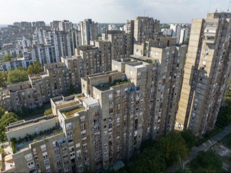 FILMSKA PRIČA SA NOVOG BEOGRADA Beskućnik nasledio OGROMNU SUMU od žene koju godinama nije video – DETALJI KOJI LEDE KRV U ŽILAMA!