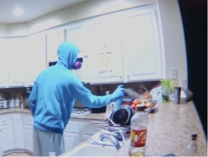 POGLEDALI SU SNIMKE SA SIGURNOSNE KAMERE I OBLIO IH JE HLADAN ZNOJ Cimer je prskao kuhinju otrovnim sprejom