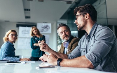 Najviše se ulizuju šefovima: Ovih 5 znakova horoskopa znaju da pridobiju nadređene