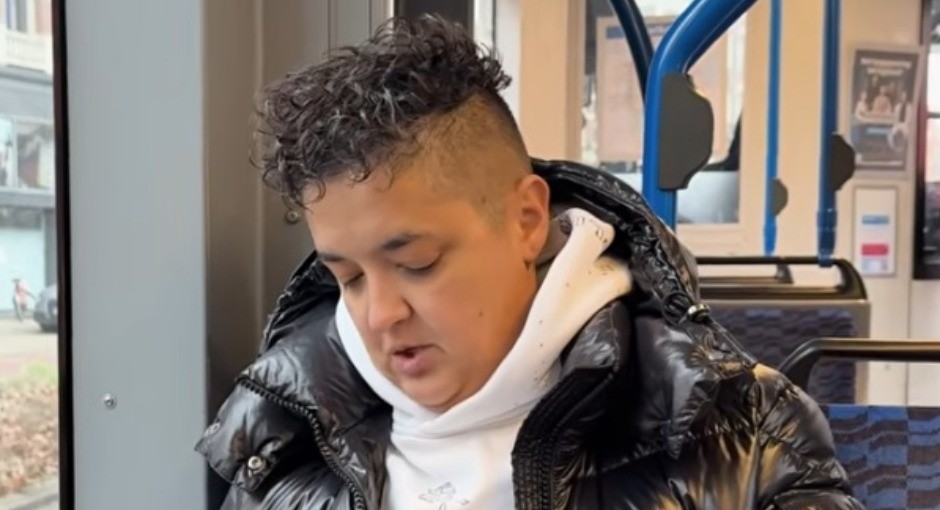 NE MOŽE DA SE OBUZDA PORED NJE Marija Šerifović bacila oko na ovu pevačicu! (VIDEO)