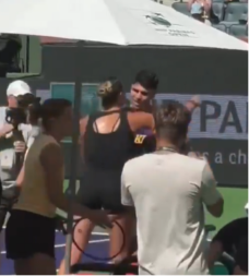 ŠTA ĆE REĆI NOVAK? Alkaraz se "bacio" na Sabalenku (VIDEO)