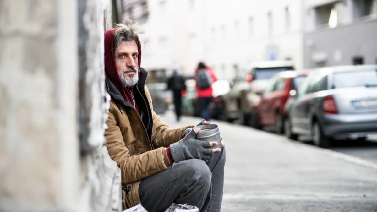 BIZNISMEN SE NAMERNO ODREKAO SVEGA I POSTAO BESKUĆNIK Hteo je da dokaže jednu stvar - na kraju ga je to skupo koštalo